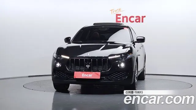 Maserati Levante 2018 thumb 3