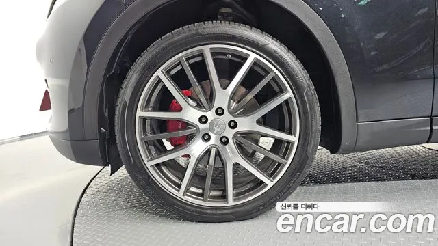 Maserati Levante 2018 thumb 5