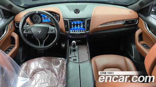 Maserati Levante 2018 thumb 7