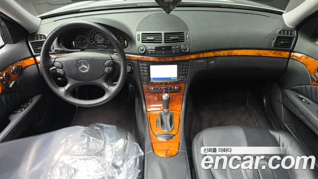 Mercedes-Benz E-Класс 2008 thumb 7