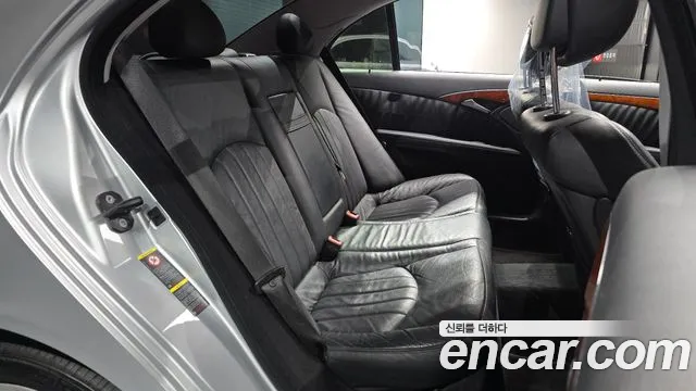 Mercedes-Benz E-Класс 2008 thumb 11