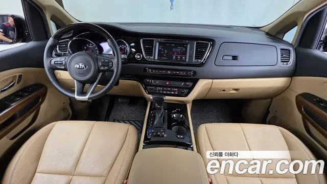 Kia Carnival 2017 thumb 7