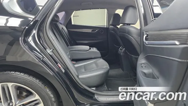 Hyundai Grandeur 2017 thumb 10