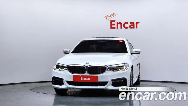 BMW 5 серии 2018 thumb 3