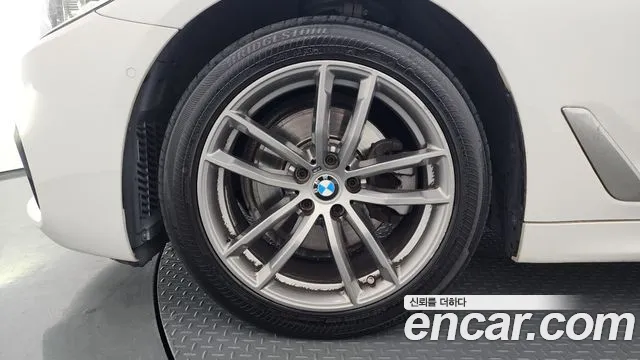 BMW 5 серии 2018 thumb 5