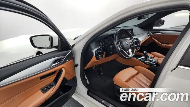 BMW 5 серии 2018 thumb 10
