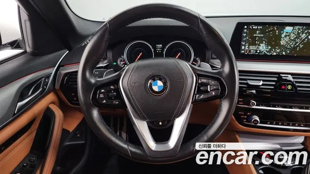 BMW 5 серии 2018 thumb 12