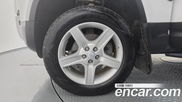 Land Rover Defender 2020 thumb 5