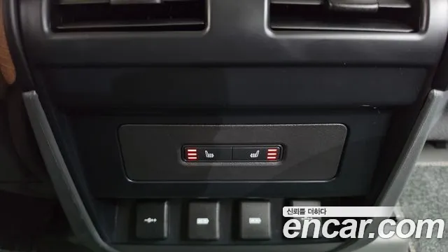Land Rover Defender 2020 thumb 12