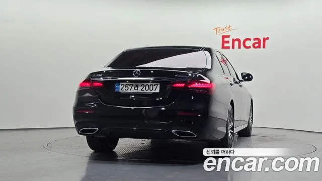 Mercedes-Benz E-Класс 2023 thumb 4