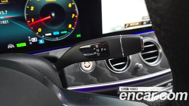 Mercedes-Benz E-Класс 2023 thumb 9