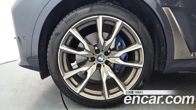 BMW X7 2022 thumb 5