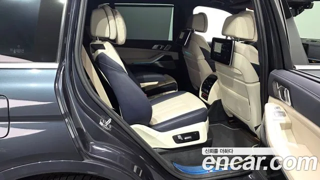 BMW X7 2022 thumb 11