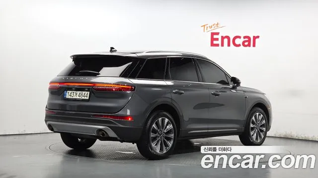 Lincoln Corsair 2021 thumb 2
