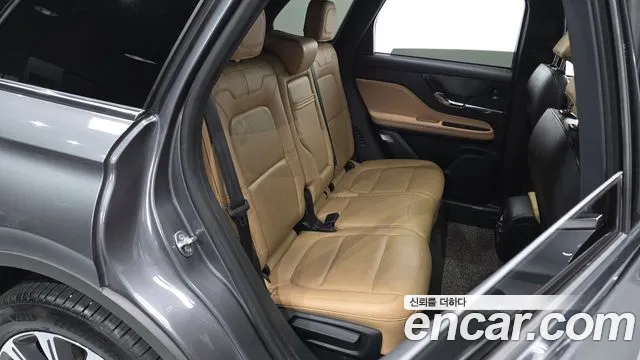 Lincoln Corsair 2021 thumb 12