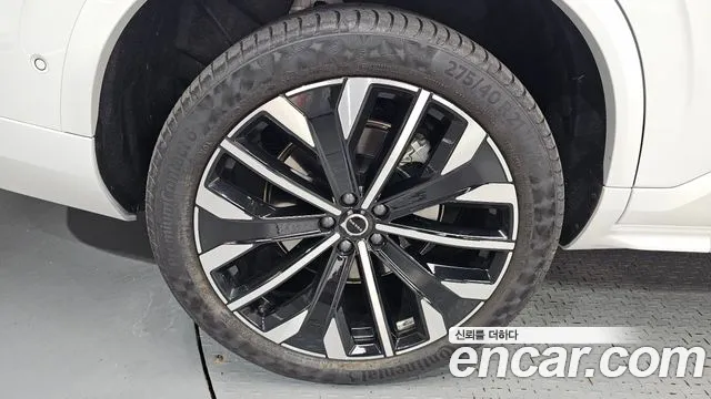 Volvo XC90 2025 thumb 4