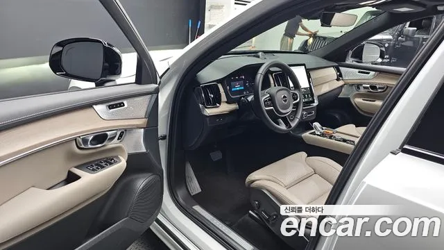 Volvo XC90 2025 thumb 9