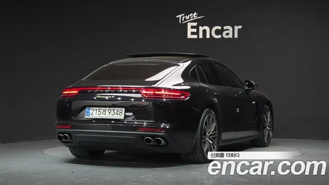 Porsche Panamera 2018 thumb 2