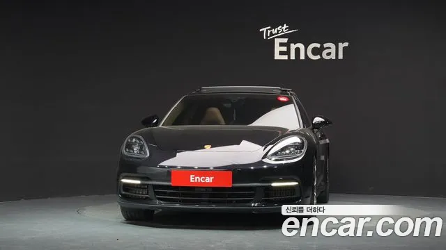 Porsche Panamera 2018 thumb 3