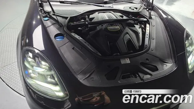 Porsche Panamera 2018 thumb 6