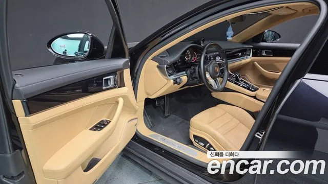 Porsche Panamera 2018 thumb 10