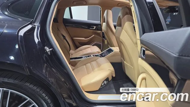 Porsche Panamera 2018 thumb 11
