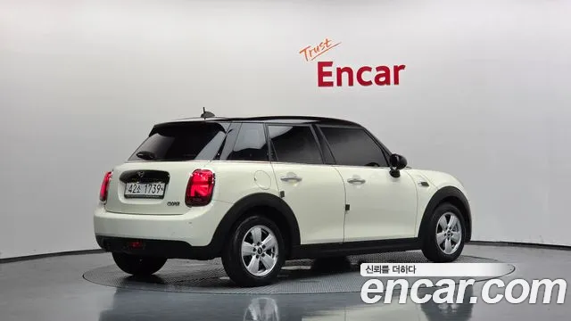 Mini Hatch 2019 thumb 2