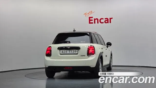 Mini Hatch 2019 thumb 4