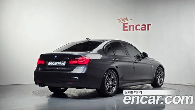 BMW 3 серии 2018 thumb 2