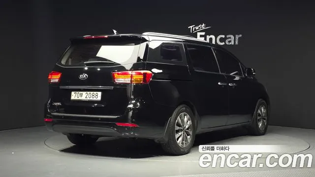 Kia Carnival 2014 thumb 2