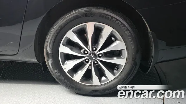 Kia Carnival 2014 thumb 5
