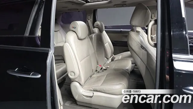 Kia Carnival 2014 thumb 12