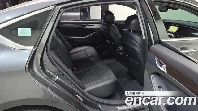 Genesis G80 2018 thumb 11