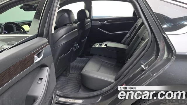 Genesis G80 2018 thumb 12