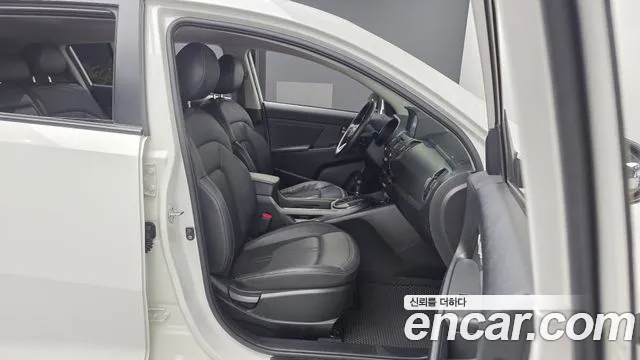Kia Sportage 2010 thumb 11