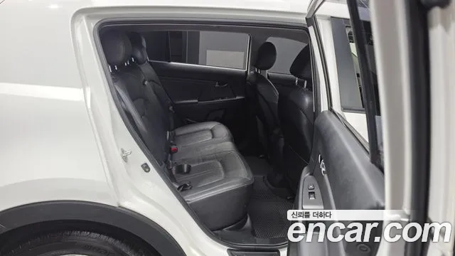 Kia Sportage 2010 thumb 12