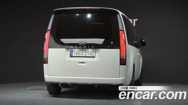Hyundai Staria 2022 thumb 4