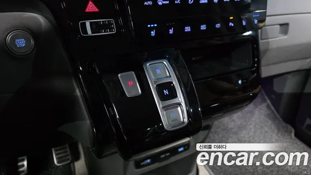 Hyundai Staria 2022 thumb 9