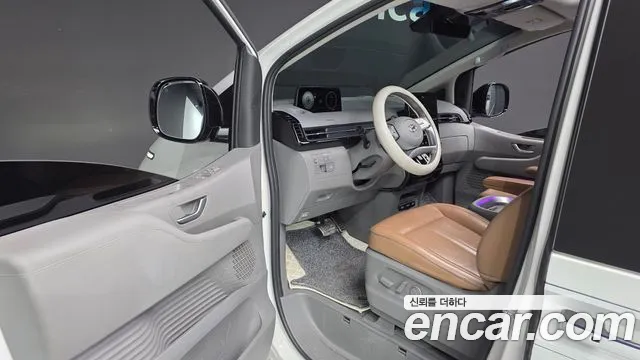 Hyundai Staria 2022 thumb 10