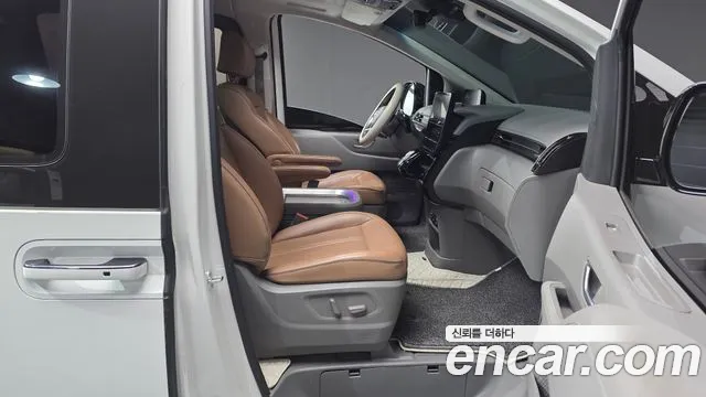 Hyundai Staria 2022 thumb 12