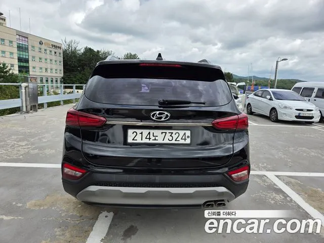 Hyundai Santa Fe 2018 thumb 3