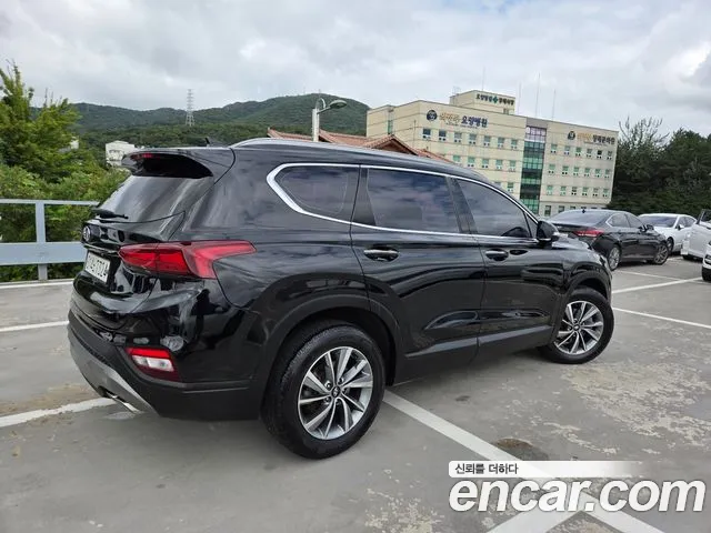 Hyundai Santa Fe 2018 thumb 4