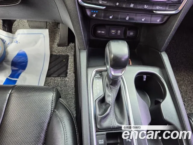Hyundai Santa Fe 2018 thumb 7