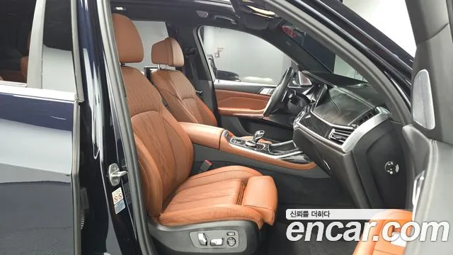 BMW X7 2021 thumb 11