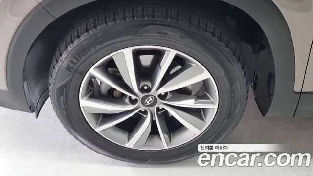 Hyundai Santa Fe 2018 thumb 5