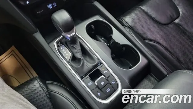 Hyundai Santa Fe 2018 thumb 9