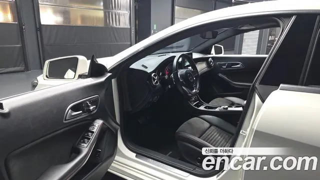 Mercedes-Benz CLA 2017 thumb 10
