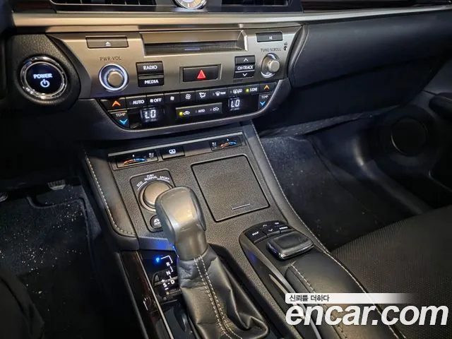 Lexus ES 2018 thumb 9