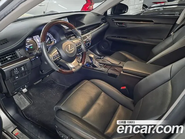 Lexus ES 2018 thumb 10