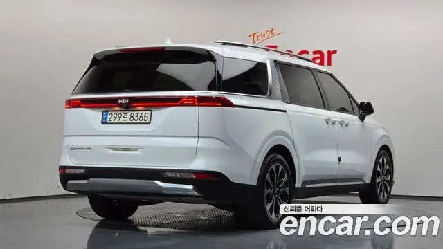 Kia Carnival 2020 thumb 2